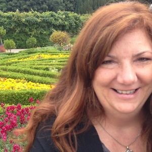 Meet your Posher, Laura